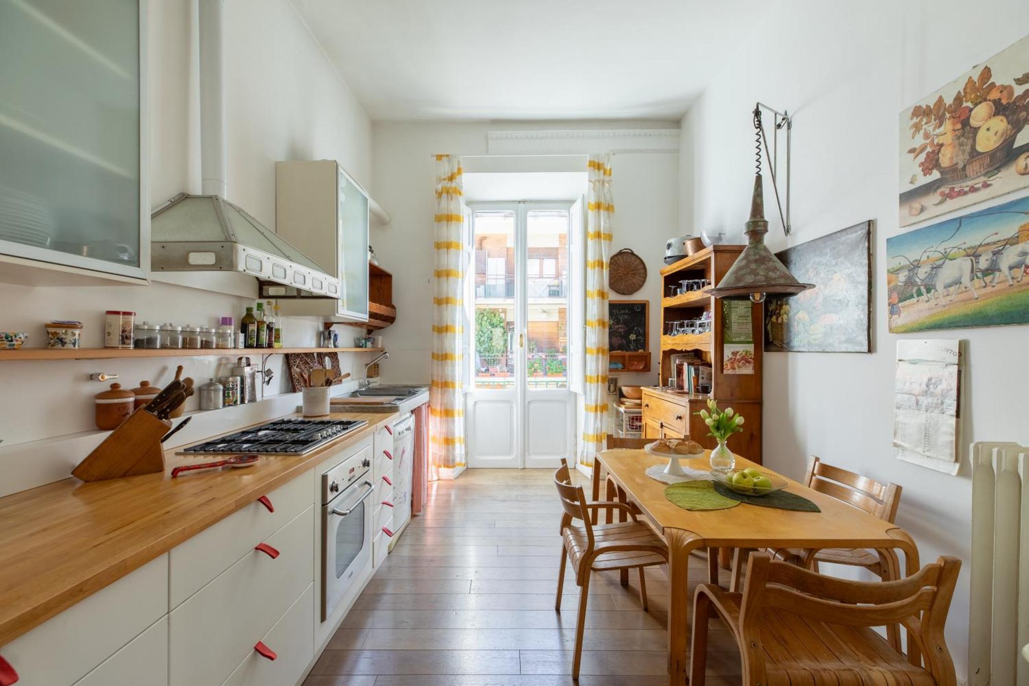 Iflat Trastevere Bright And Comfy 2 Bedroom Rome